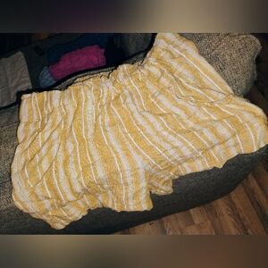 Indigo Rein Yellow And White Striped Linen Shorts Size Medium